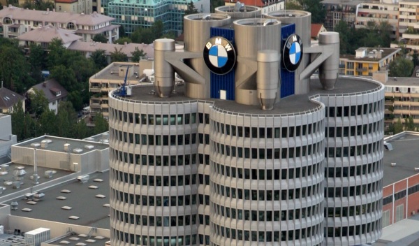 BMW compra a Kuka 5000 robots